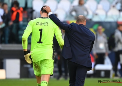 Thibaut Courtois spaart kritiek niet en geeft UEFA en FIFA veeg uit de pan: "Wij zijn géén robots!"