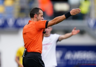 Frank De Bleeckere duidelijk over penaltyfase Anderlecht: "Het lichte contact was niet voldoende voor een penalty"