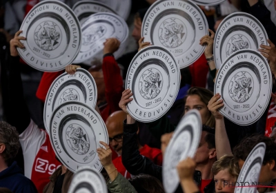 Ajax wint héél gemakkelijk van Heerenveen en is kampioen van Nederland!