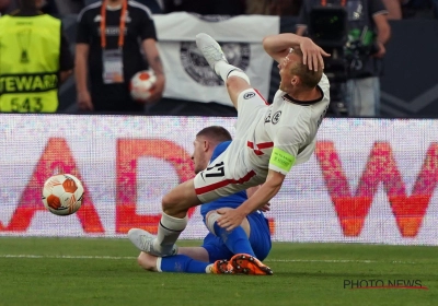 📷 Frankfurt-aanvoerder houdt opvallende souvenir over aan gewonnen Europa League-finale