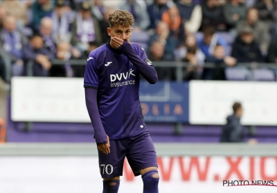 Terug naar afzender in januari? Het gaat van kwaad naar erger met Sebastiano Esposito bij Anderlecht