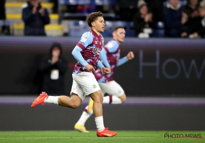 Manuel Benson zorgt met twee doelpunten voor nieuwe overwinning van Burnley en Kompany