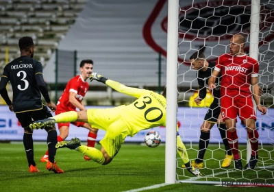 Van Crombrugge ziet Anderlecht eindelijk met juiste mentaliteit het veld opstappen: "Iedereen heeft gebikkeld"