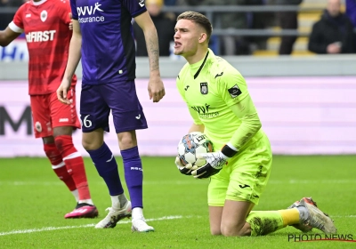 Verbruggen toont waarom Anderlecht hem nu al zijn kans gaf: "Als doelman moet je de bal vergeten die je pakte of niet pakte"