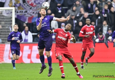 Jan Vertonghen zag dat er meer inzat voor Anderlecht: "Als we met elf tegen tien hadden kunnen blijven spelen, had dat natuurlijk veel veranderd"