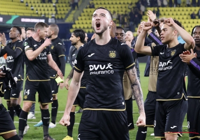 📷 Zeno Debast toont zich van zijn spontane kant en bezorgt Anderlecht-supporter een wel héél bijzondere avond