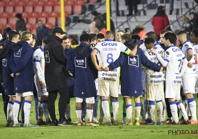 Hein Vanhaezebrouck trots op zijn spelers: "Om op dit veld met zo'n precisie en technische kwaliteit te spelen..."