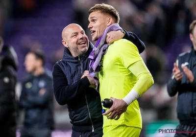 Riemer verrast na zege tegen AZ: "Eigenlijk was en is mijn doel niet om play-off 2 te halen"