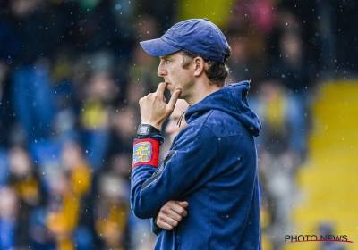 KVC Westerlo-coach Jonas De Roeck stelt ambities bij: "Voetbal is de grootste bijzaak ter wereld"