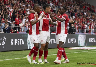 Uitsluiting, owngoal en penalty's bepalend: Antwerp lang dominant maar verovert Supercup pas in strafschoppenreeks