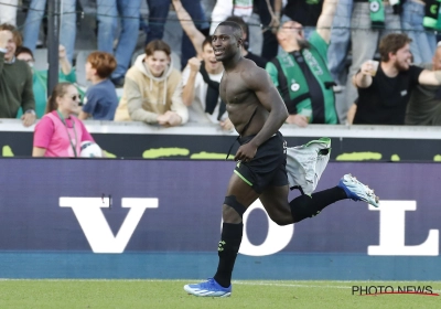 Shirt uit en zwaaien: hattrick-hero legt het uit na belangrijke overwinning