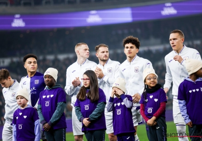 Anderlecht-verdediger laat zich uit over transfergeruchten