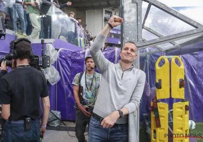 🎥 Assistent Michiel Jonckheere honderd procent duidelijk over reden waarom Nicky Hayen rood kreeg