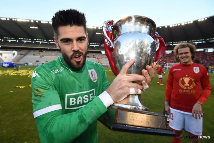 Blijft Victor Valdés nu bij Standard? De doelman reageert op de prangende vraag