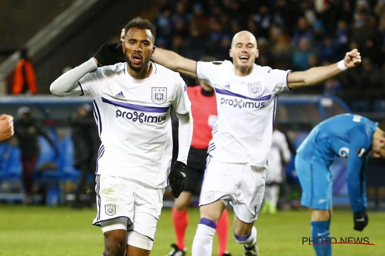 Niet de reden die je zou verwachten: daarom juichte Anderlecht-aanvaller Kiese Thelin met zijn hand achter het oor