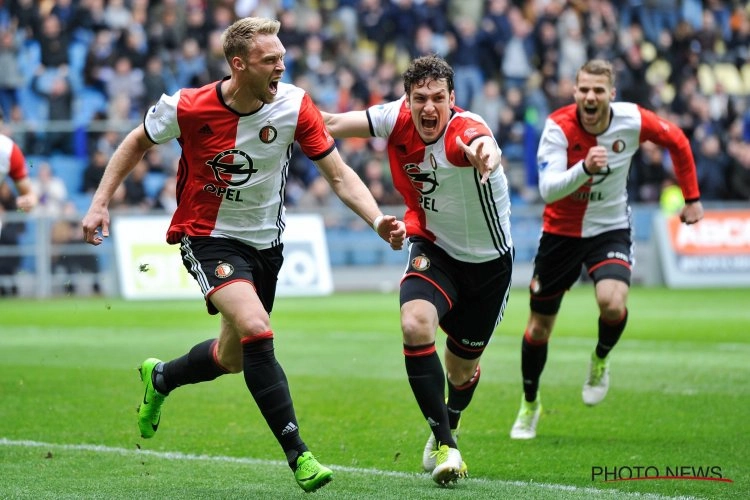 Wie stuit dit Feyenoord nog? Rotterdammers zetten klungelend Ajax op vier punten!