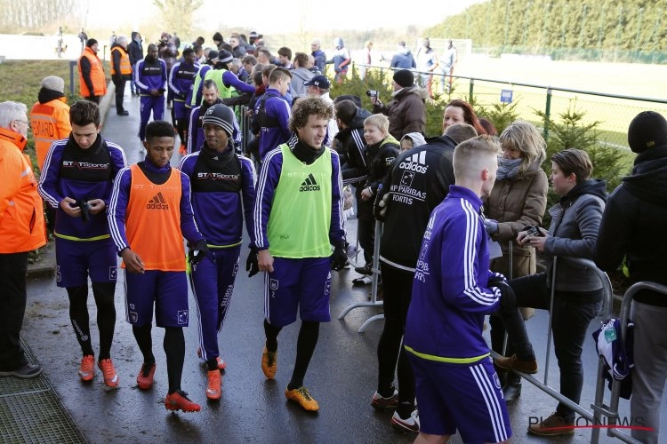 ? Anderlecht gooit poorten open, enkele spelers blijven binnen of trainen apart