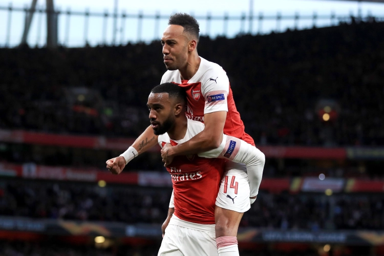 Arsenal laat opnieuw dure punten liggen in de strijd om een Europees ticket