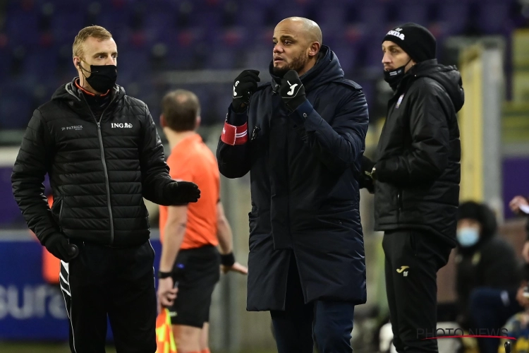 Kompany rekent nog steeds op beterschap: "Op training vlammen ze die ballen allemaal binnen"