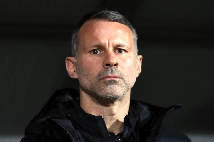 Ryan Giggs stopt als trainer van de nationale ploeg van Wales