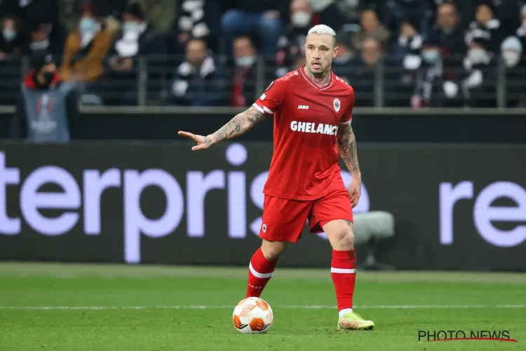 Radja Nainggolan houdt van de sfeer in het stadion: "En bij de Rode Duivels is dat er niet"