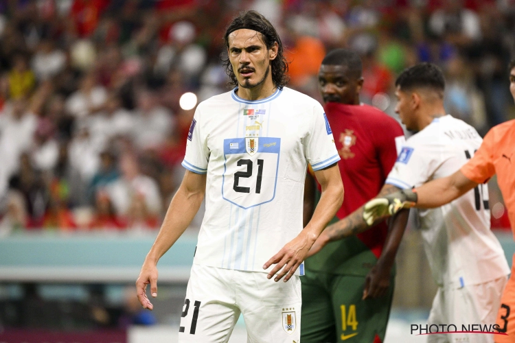 🎥 Fuck de VAR? Woeste Edinson Cavani slaat VAR-scherm tegen de grond na WK-uitschakeling