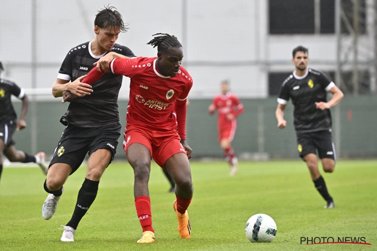 📷 Opvallend: Antwerp-aanwinst speelt met een ander shirt dan ploegmaats én daar is een reden voor 