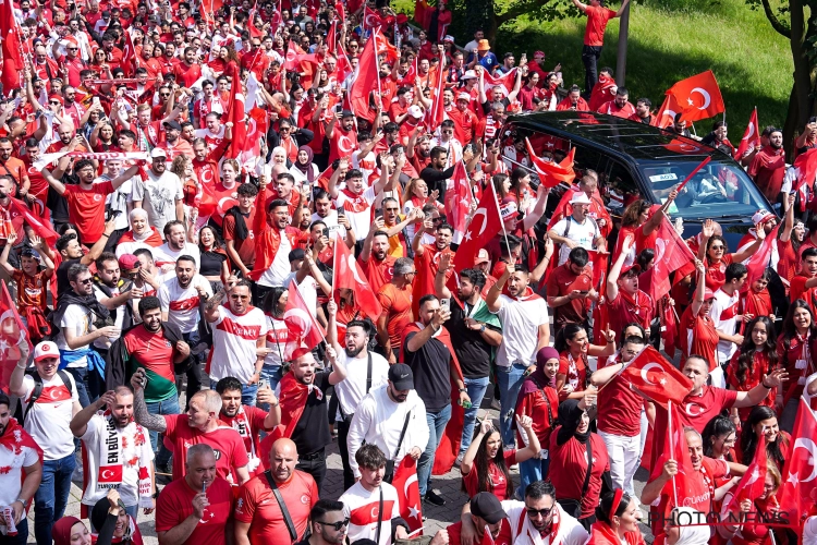 Berlijnse politie legt fanwalk van Turkije meermaals stil